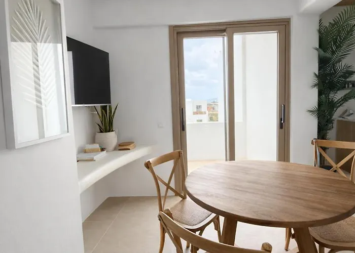 Reya アパート Alikí