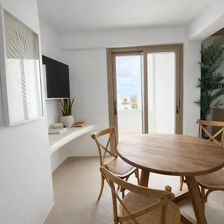 Reya Appartement Alikí