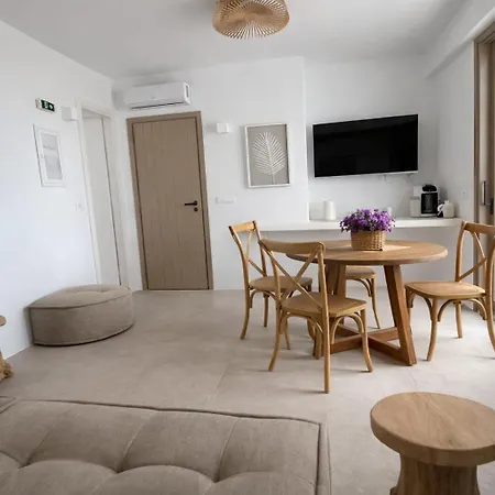 Апартаменты Reya *