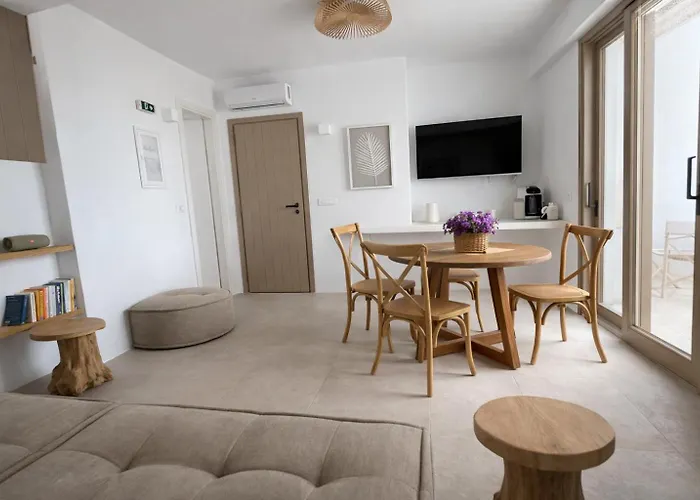 Апартаменты Reya *